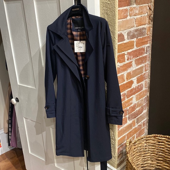 Beautiful navy rain/Trench coat. A timeless classic look! - Picture 1 of 8